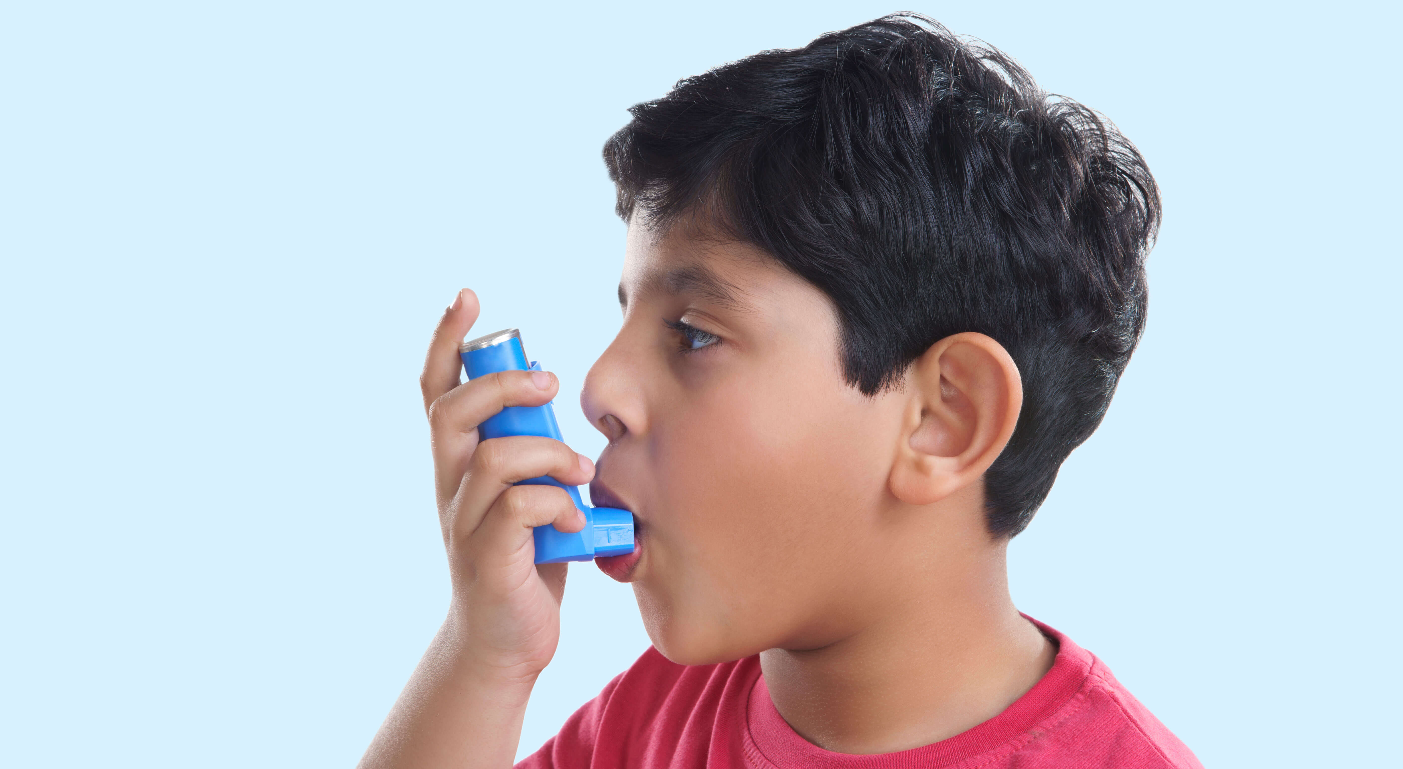 Врожденная астма. Бронхиальная астма. Человек с астмой. Мальчик с астмой.